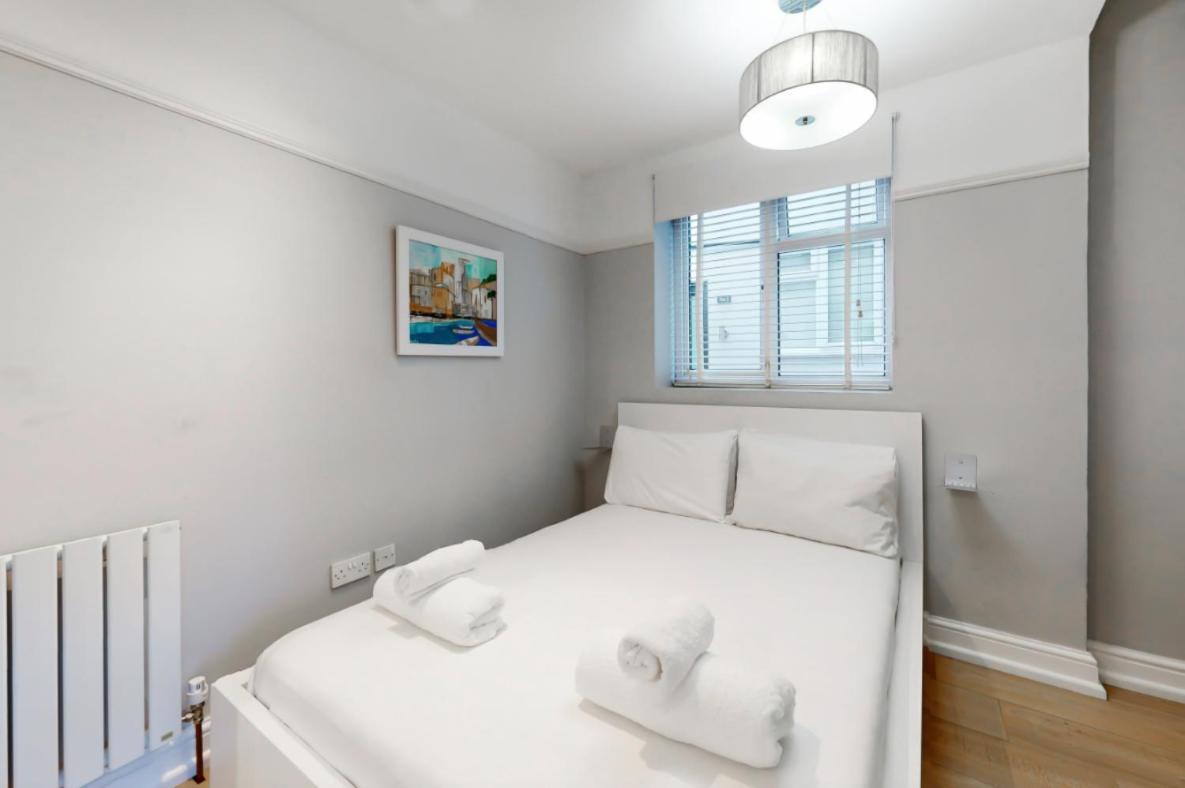 Super 1 Bedroom Flat In Hendon Near Middlesex University With Private Parking Екстериор снимка